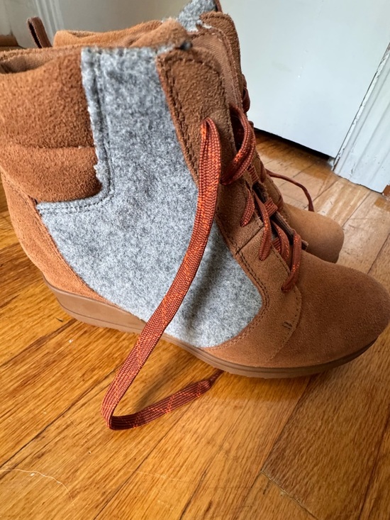 Sorel Shoes - Sorel Suede Lace-Up Wedge Booties in Rust and Gray
